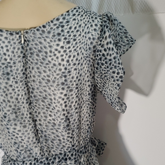 Inez Dress with a ruffled sleeve and tie at waist Elegant Black and White SZ 12 - Picture 7 of 13